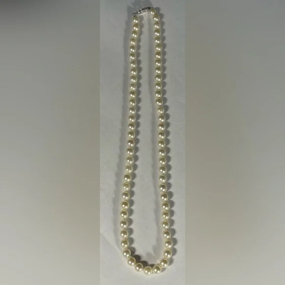 AUTHENTIC PEARL NECKLACE w/ 14K GOLD CLASP - 18” - Picture 2 of 7